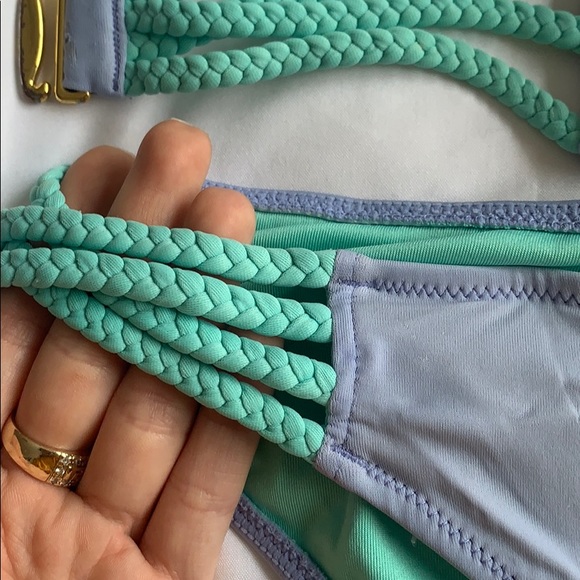 Bikini - Picture 2 of 2